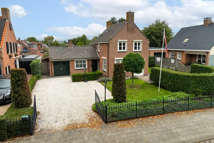 Foto Voorstraat 8 Almkerk