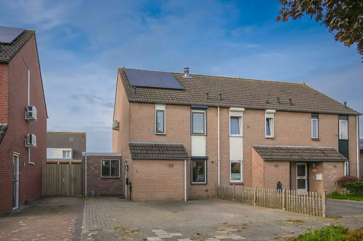 Foto Dr. Willem Dreesstraat 6 6624AZ Heerewaarden