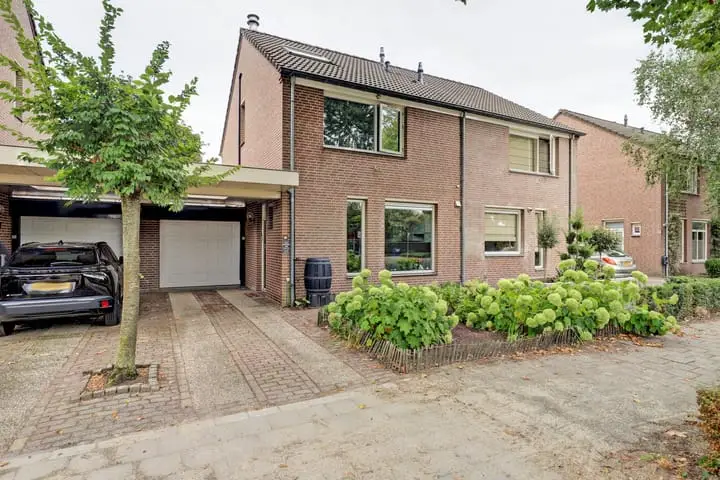 Foto Van Leeuwenhoeklaan 25 Vlijmen