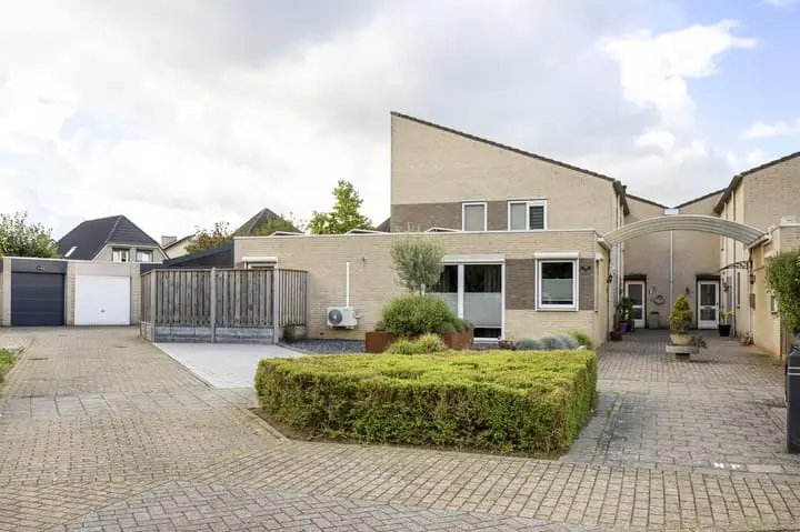 Foto Beatrixlaan 22 Maasbracht