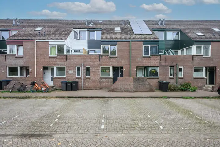 Foto Middenhof 204 Almere