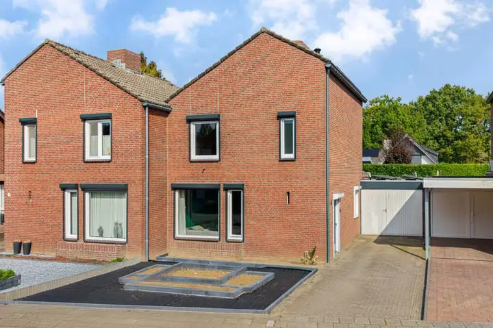 Foto Boegspriet 11 Maasbracht