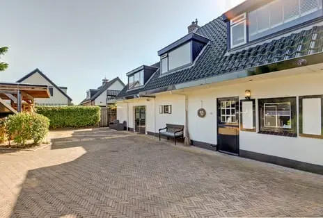 Foto Kerkplein 10 3342BJ Hendrik-Ido-Ambacht