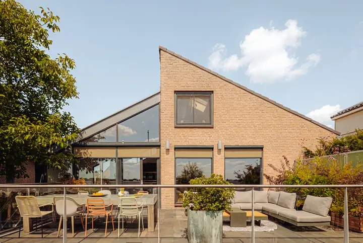 Foto Westmeerlaan 15 Roelofarendsveen