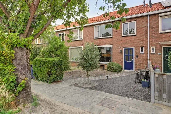Foto Bernhardstraat 28 Rozenburg