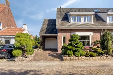 Foto Nieuwstraat 13 2371XE Roelofarendsveen