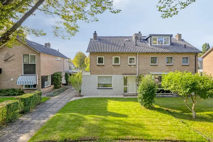 Foto Burg. Arriënsweg 28 7431BM Diepenveen