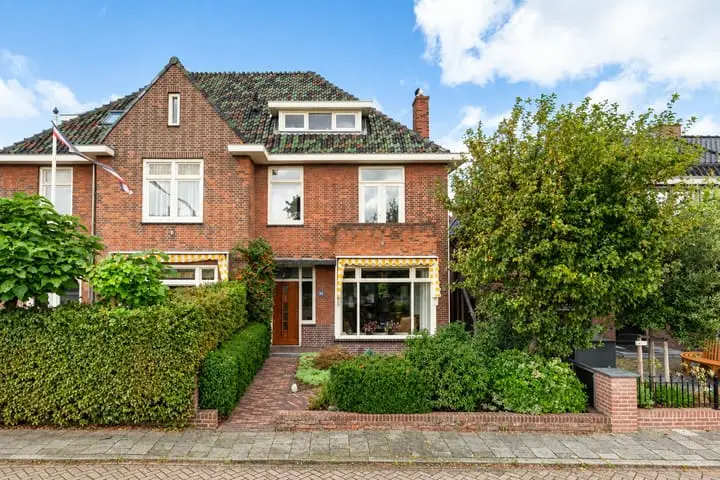 Foto Emmastraat 90 Monster