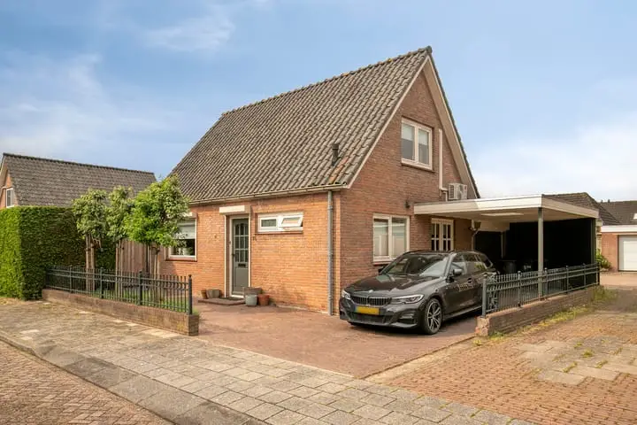 Foto Julianastraat 34 Beneden-Leeuwen