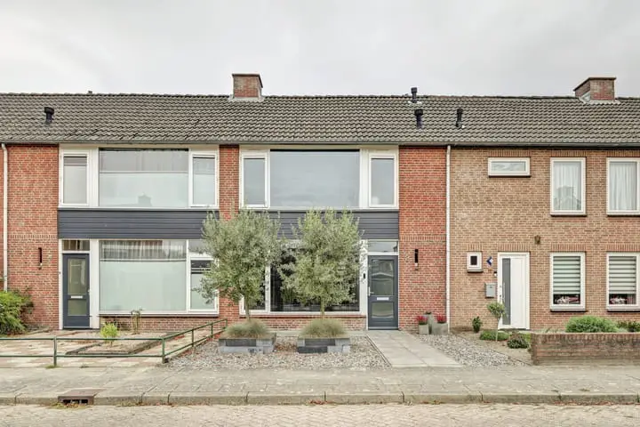 Foto Van der Wellenstraat 8 Steenbergen