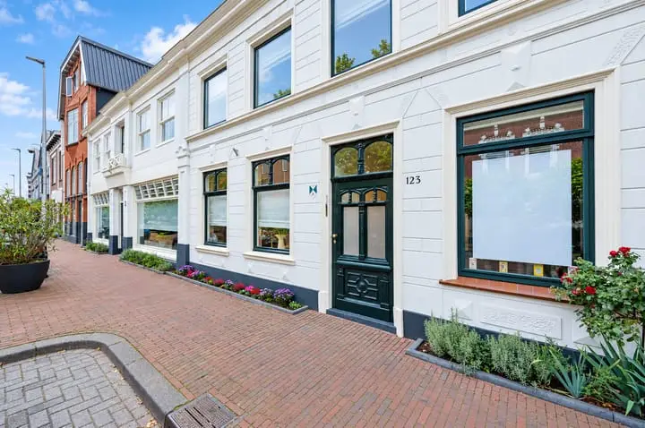 Foto Hooftstraat 123 2406GG Alphen aan den Rijn
