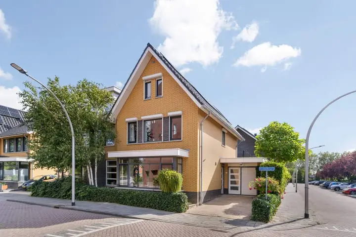Foto Beemdkroon 35 Hendrik-Ido-Ambacht