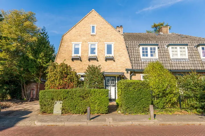 Foto Badhuislaan 8 Hilversum