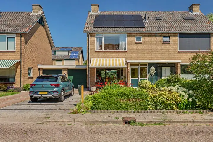 Foto J v d Woudestraat 10 Rockanje