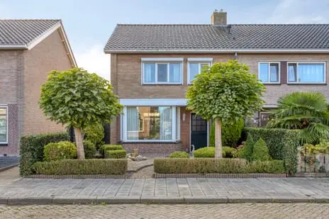 Foto Hazelaarstraat 8 4793BD Fijnaart