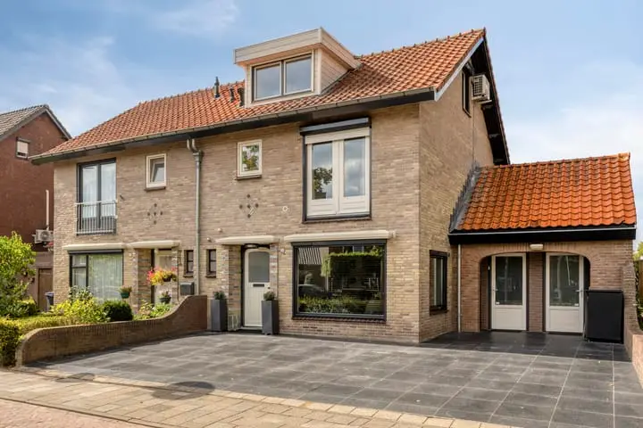 Foto Uiverlaan 21 Helmond