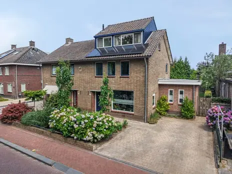 Foto Van Tuyllstraat 17 3829AA Hooglanderveen