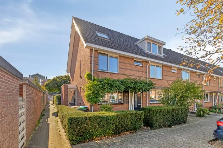 Foto Nicolaas van Puttenstraat 1 3176VD Poortugaal